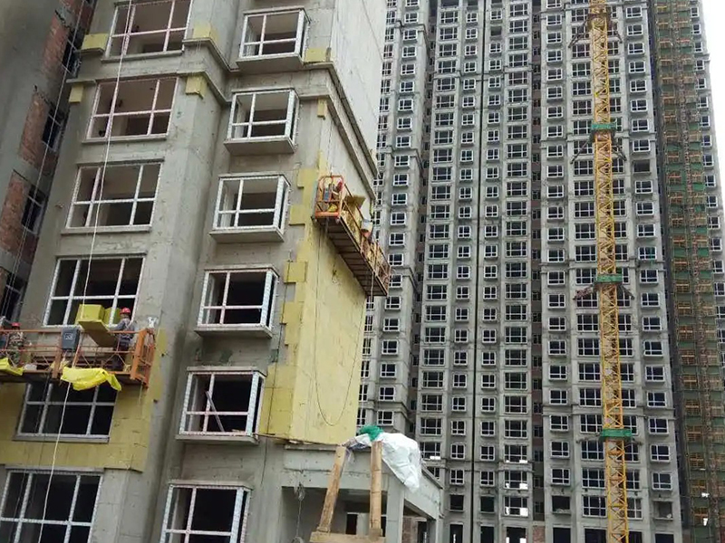 江苏某工地外墙保温施工